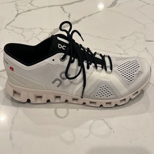 On Cloud X Running shoes Size women’s 9.5